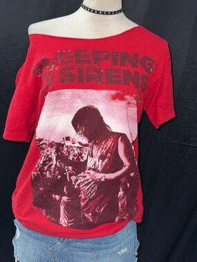 Women’s Red Graphic Short Sleeve Tee - Design sleeping with sirens